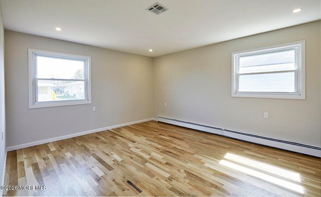 9 Mirador Court, Toms River, NJ 08757
