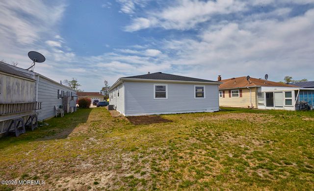 9 Mirador Court, Toms River, NJ 08757