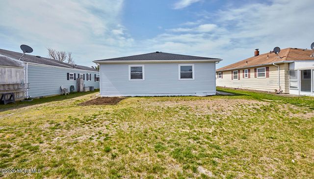 9 Mirador Court, Toms River, NJ 08757