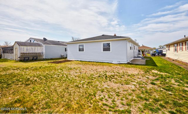 9 Mirador Court, Toms River, NJ 08757