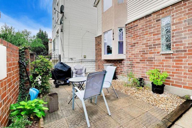 1464 W Ohio Street, Chicago, IL 60642
