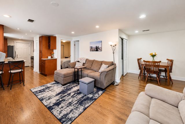 1464 W Ohio Street, Chicago, IL 60642