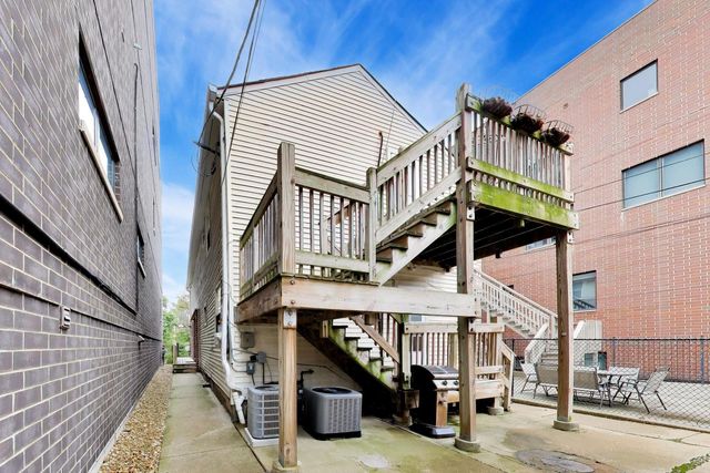 1464 W Ohio Street, Chicago, IL 60642