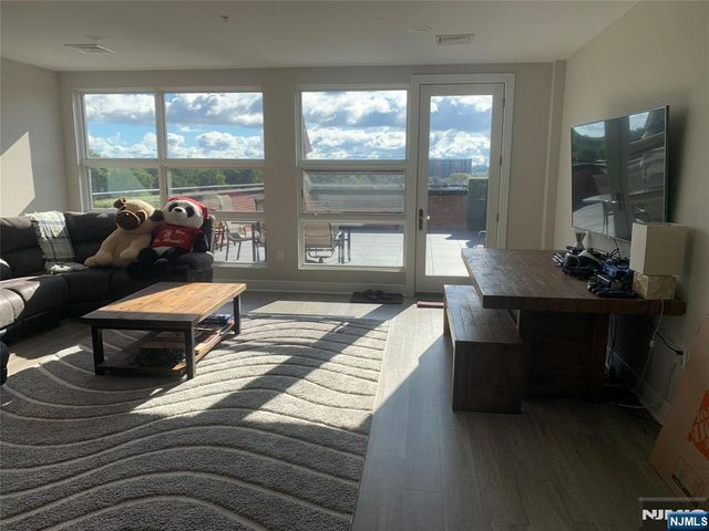 140 Overlook Avenue C 2, Hackensack, NJ 07601