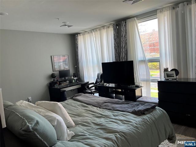 140 Overlook Avenue C 2, Hackensack, NJ 07601