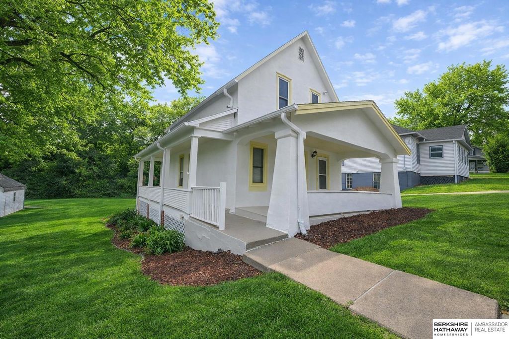318 N 4TH Street, Plattsmouth, NE 68048