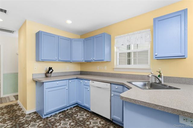 3006 Amen Corner, Riverhead, NY 11901