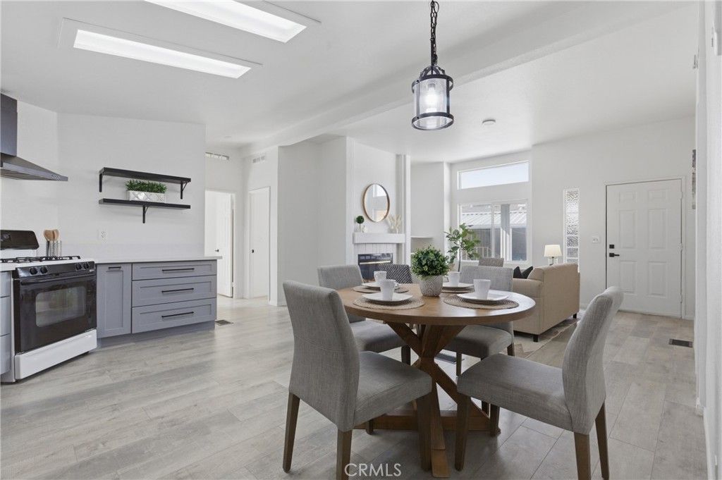 Image 10 of property listing at 4901 Green River 153, Corona, CA 92878