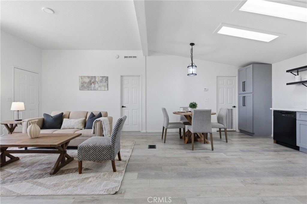 Image 11 of property listing at 4901 Green River 153, Corona, CA 92878