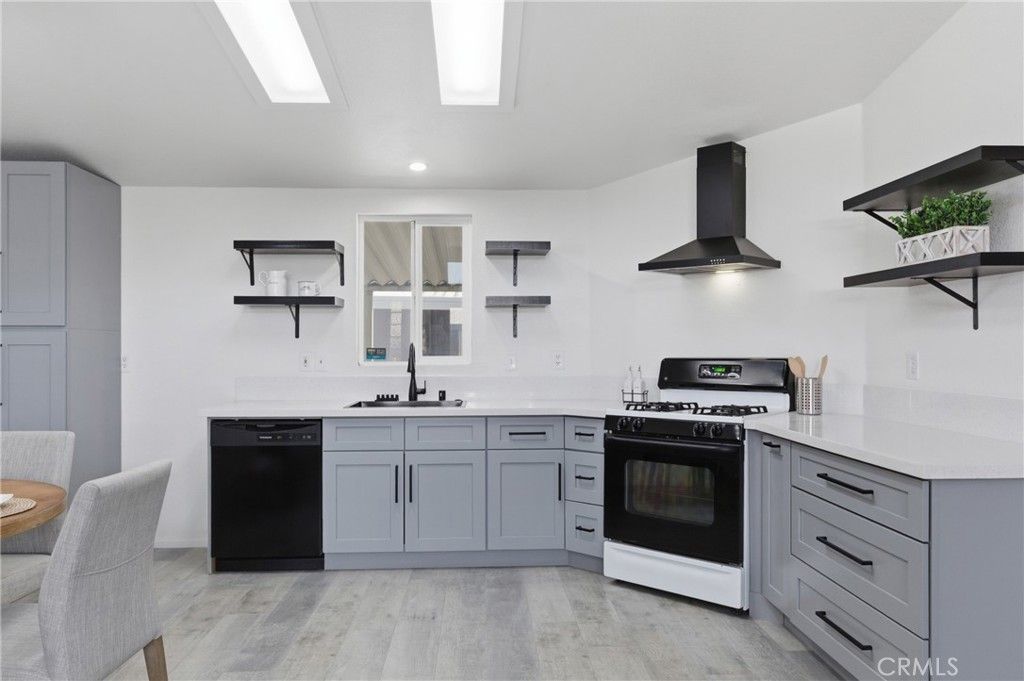 Image 12 of property listing at 4901 Green River 153, Corona, CA 92878