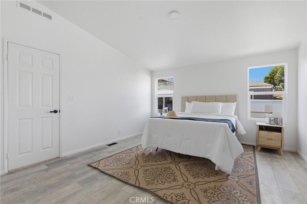 Image 17 of property listing at 4901 Green River 153, Corona, CA 92878