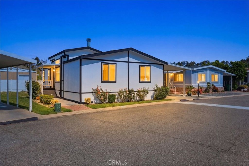 Image 44 of property listing at 4901 Green River 153, Corona, CA 92878