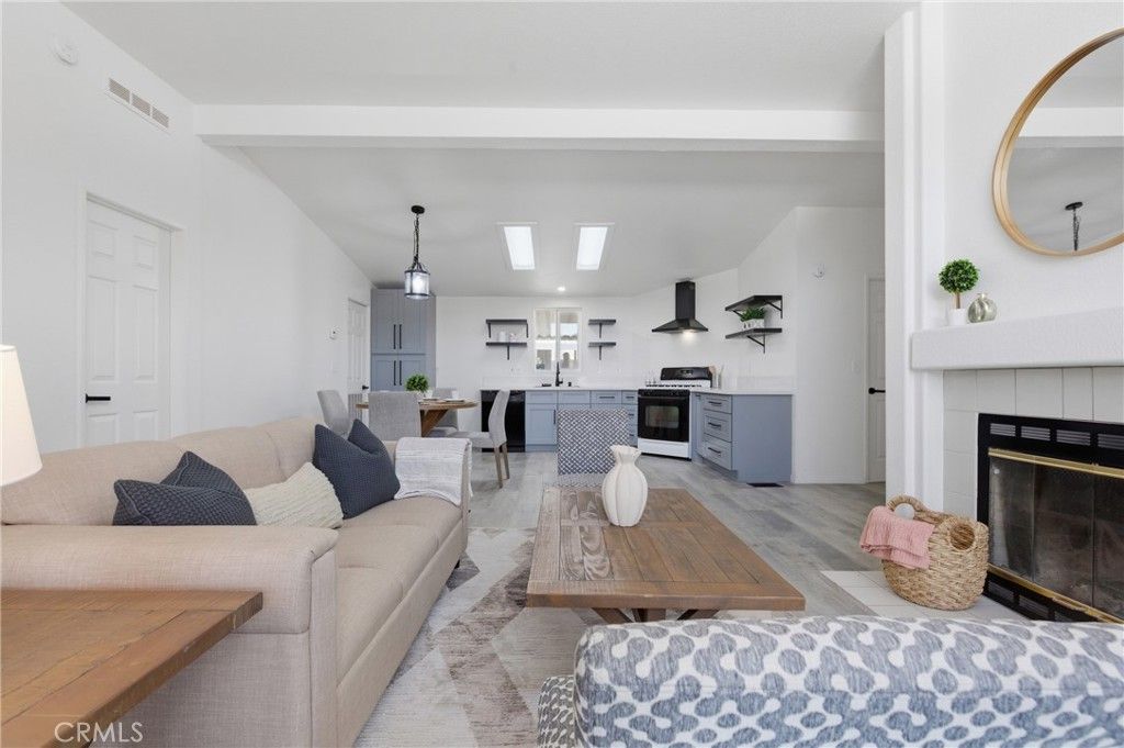 Image 6 of property listing at 4901 Green River 153, Corona, CA 92878