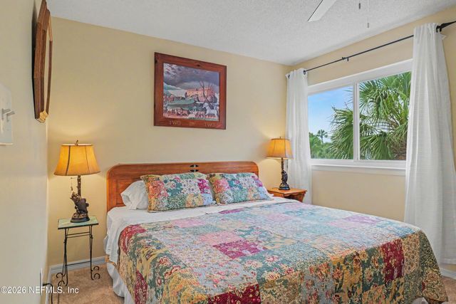 235 RIVER BEND Place, Welaka, FL 32193