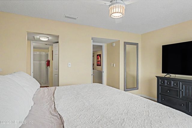 235 RIVER BEND Place, Welaka, FL 32193