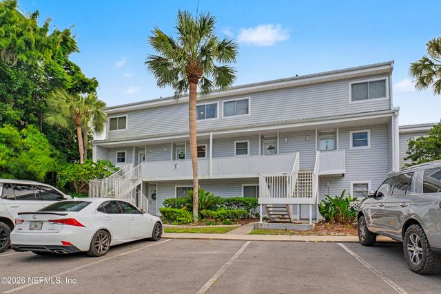 235 RIVER BEND Place, Welaka, FL 32193