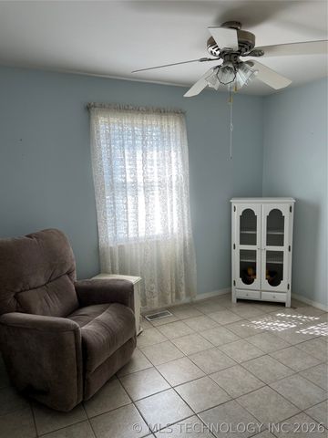 106 Vine Street, Chelsea, OK 74016