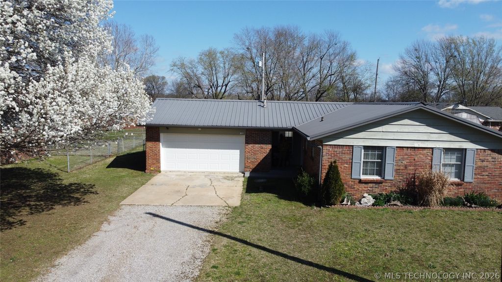 106 Vine Street, Chelsea, OK 74016