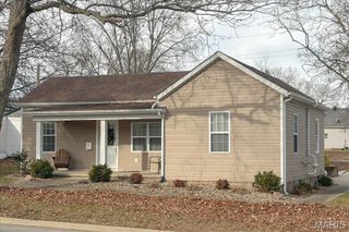 231 Franklin Street, Carlyle, IL 62231