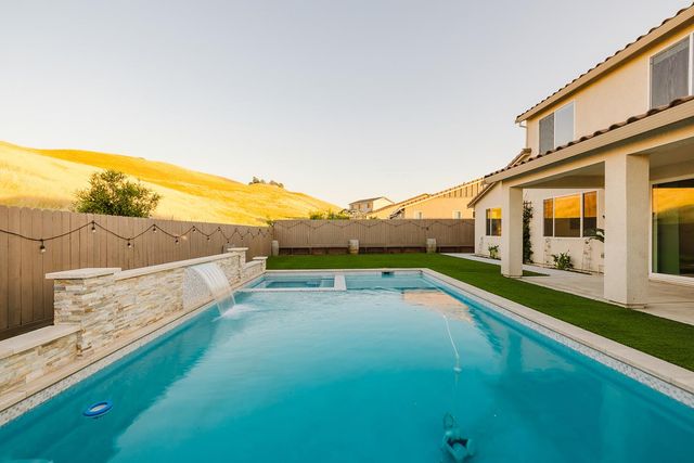 775 Appaloosa Way, Hollister, CA 95023