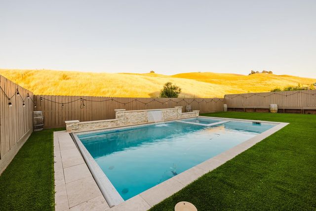 775 Appaloosa Way, Hollister, CA 95023