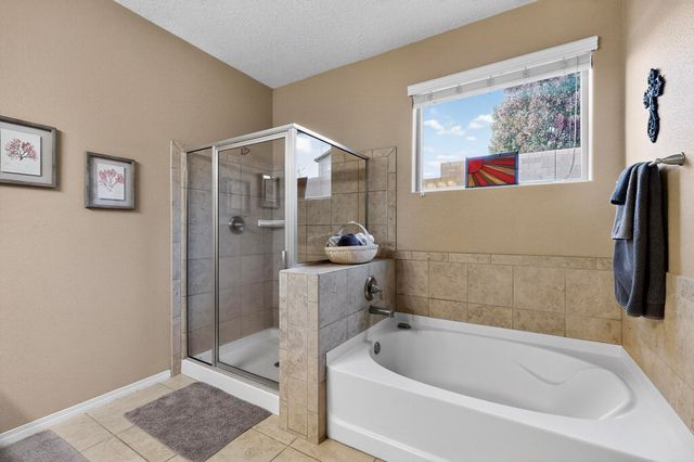 2825 Arce Lane SE, Rio Rancho, NM 87124