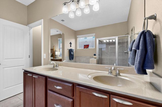 2825 Arce Lane SE, Rio Rancho, NM 87124