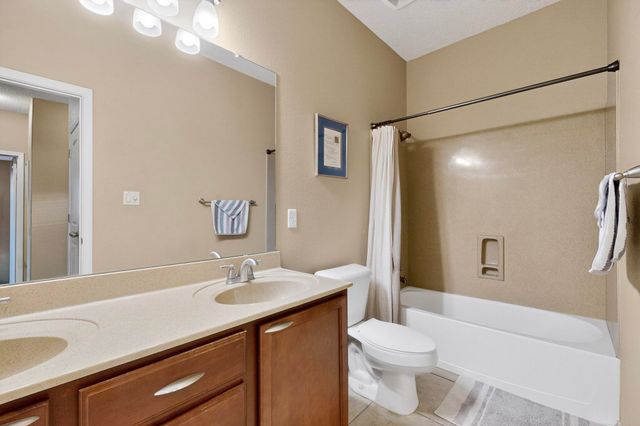 2825 Arce Lane SE, Rio Rancho, NM 87124