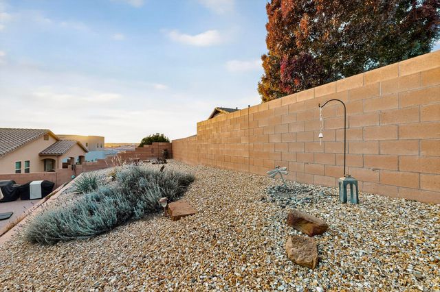 2825 Arce Lane SE, Rio Rancho, NM 87124