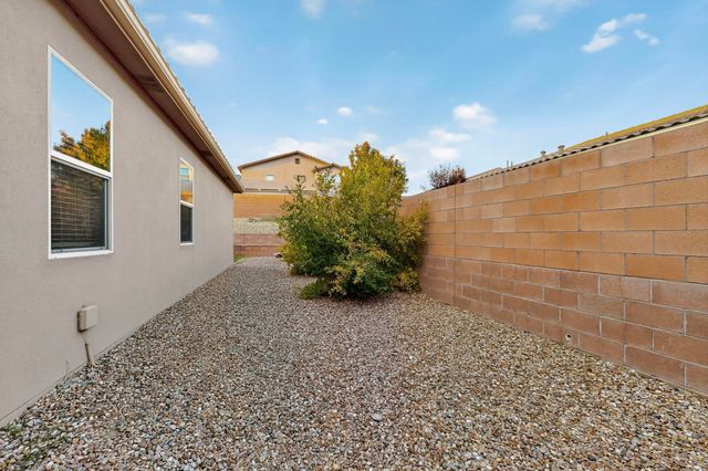 2825 Arce Lane SE, Rio Rancho, NM 87124