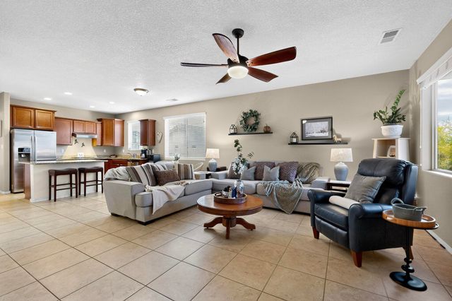 2825 Arce Lane SE, Rio Rancho, NM 87124