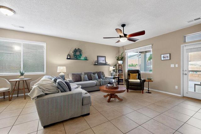 2825 Arce Lane SE, Rio Rancho, NM 87124