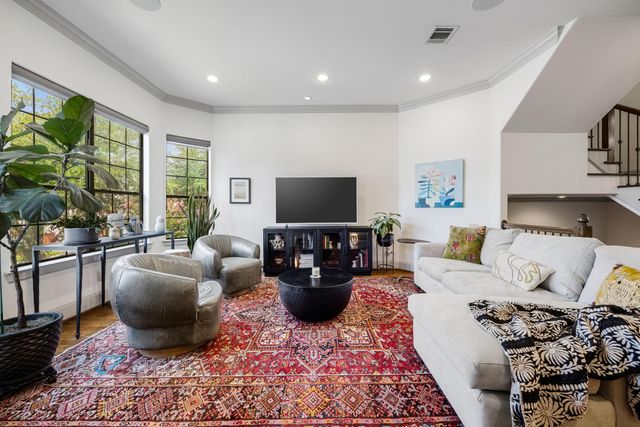 2415 Commonwealth Street, Houston, TX 77006