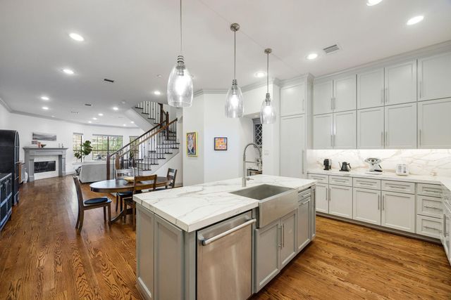 2415 Commonwealth Street, Houston, TX 77006