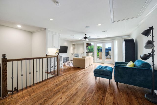 2415 Commonwealth Street, Houston, TX 77006
