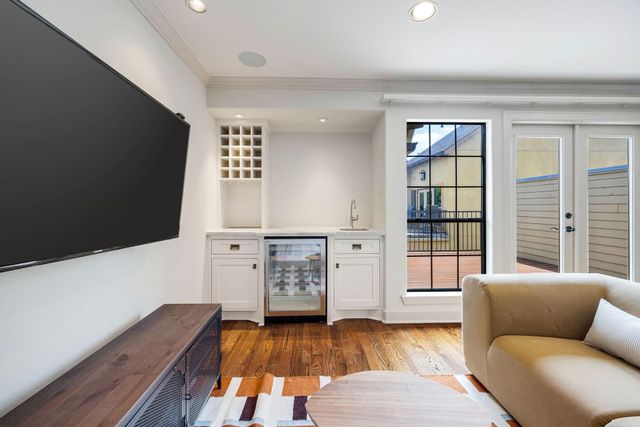 2415 Commonwealth Street, Houston, TX 77006