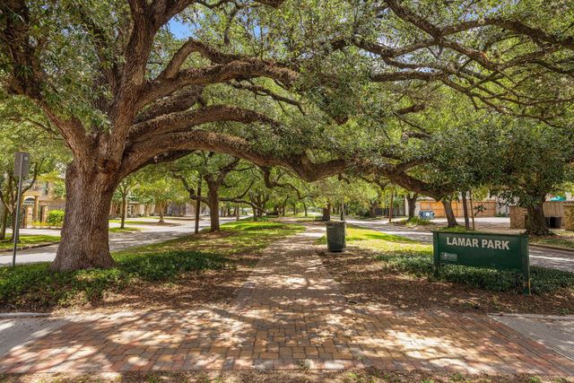 2415 Commonwealth Street, Houston, TX 77006
