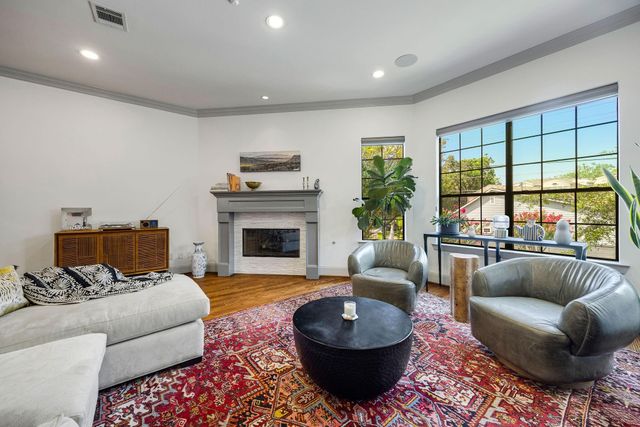 2415 Commonwealth Street, Houston, TX 77006
