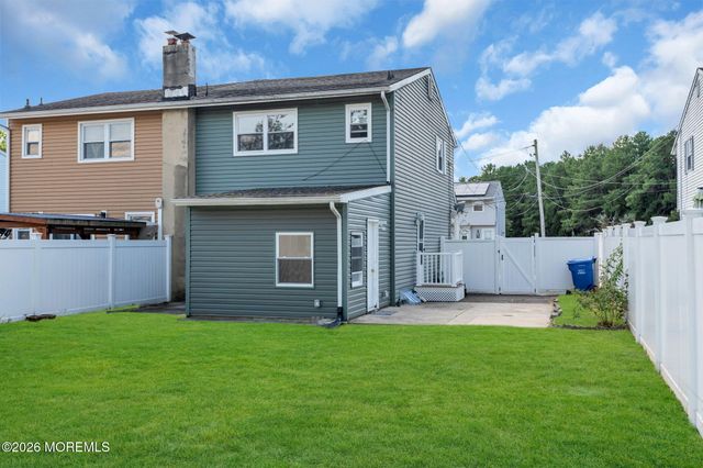 819 Laurel Street, Lakehurst, NJ 08733