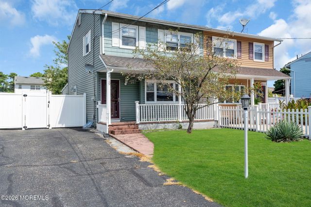 819 Laurel Street, Lakehurst, NJ 08733