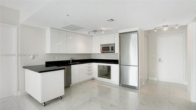 92 SW 3rd St 1803, Miami, FL 33130