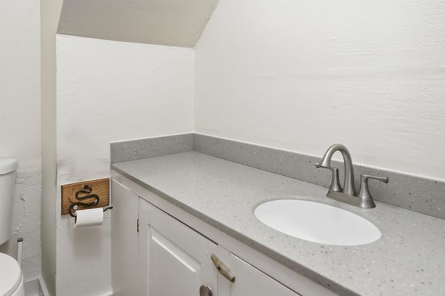8 Baptist Hill Road, Canterbury, NH 03301