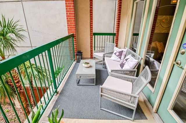 300 St Joseph Parkway 123, Houston, TX 77002
