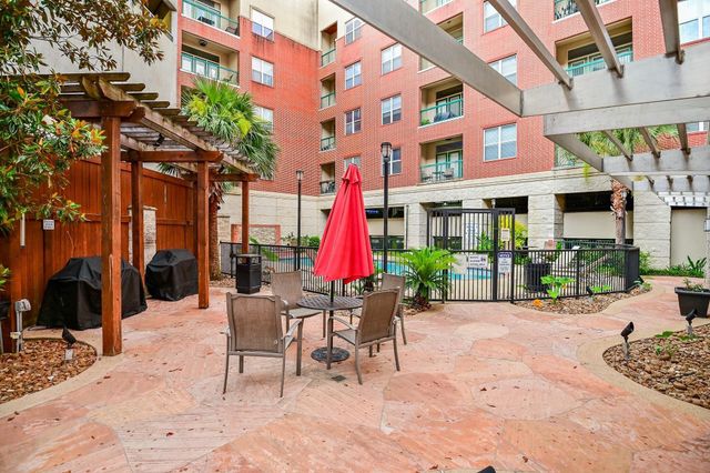 300 St Joseph Parkway 123, Houston, TX 77002