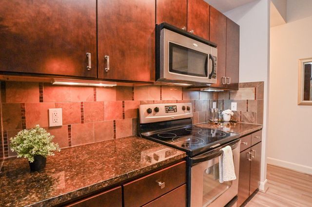 300 St Joseph Parkway 123, Houston, TX 77002