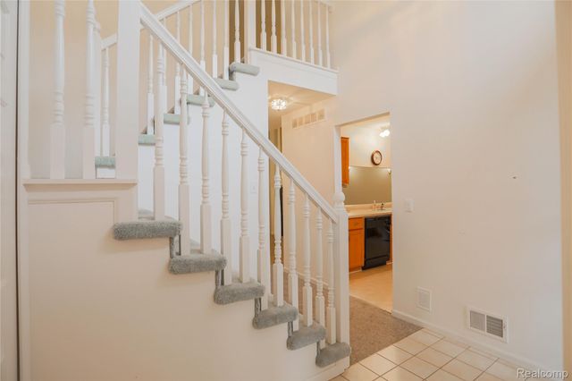 16768 Pearlcreek Court N, Macomb Township, MI 48042