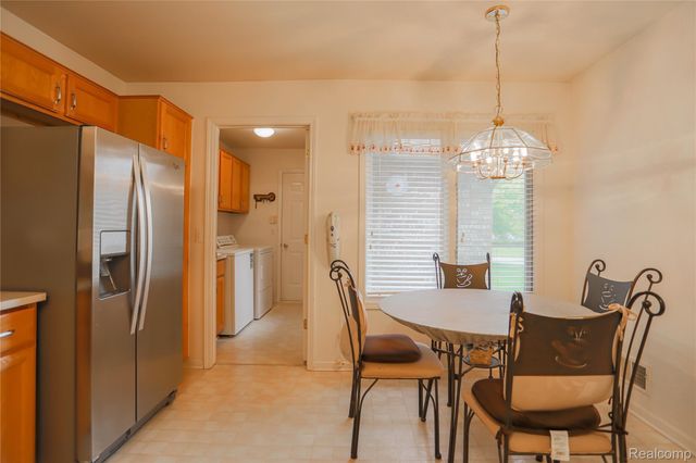 16768 Pearlcreek Court N, Macomb Township, MI 48042