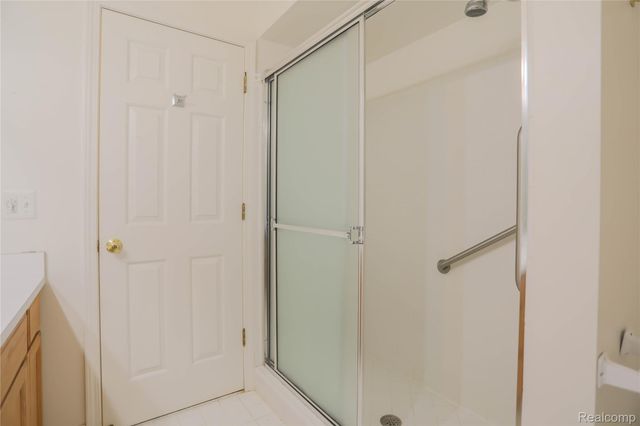 16768 Pearlcreek Court N, Macomb Township, MI 48042