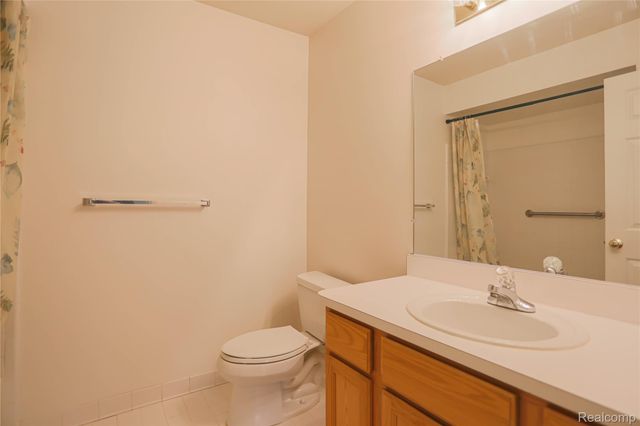 16768 Pearlcreek Court N, Macomb Township, MI 48042