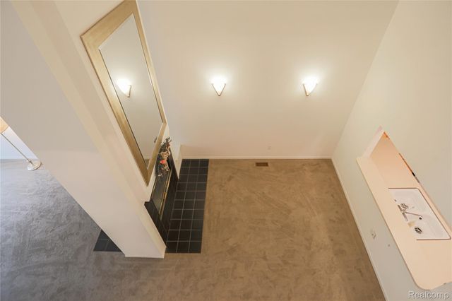 16768 Pearlcreek Court N, Macomb Township, MI 48042